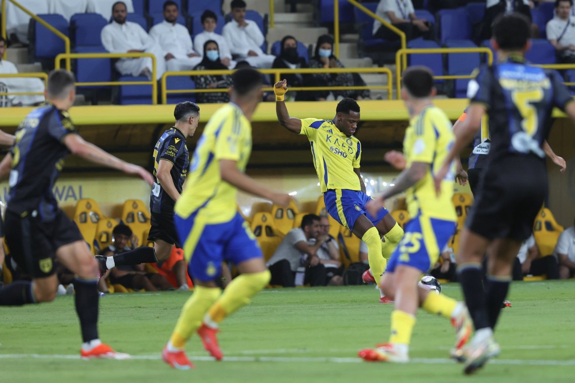 النصر يتعادل أمام التعاون في الدوري السعودي